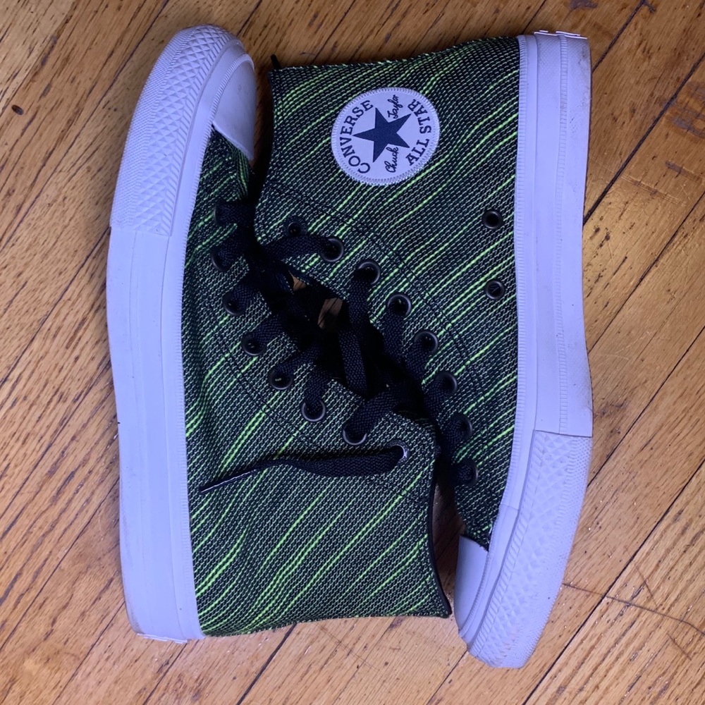 Converse - men’s 6.5 / women’s 8.5